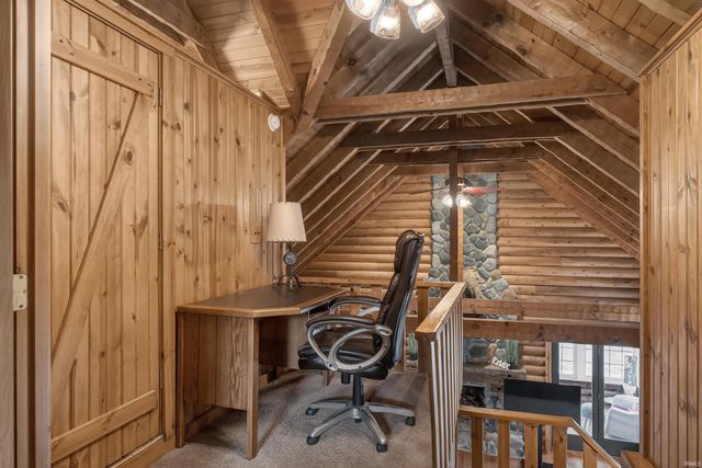 555 Lane 221B Hamilton Lake, Hamilton, IN 46742