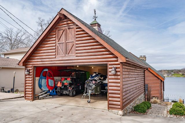 555 Lane 221B Hamilton Lake, Hamilton, IN 46742