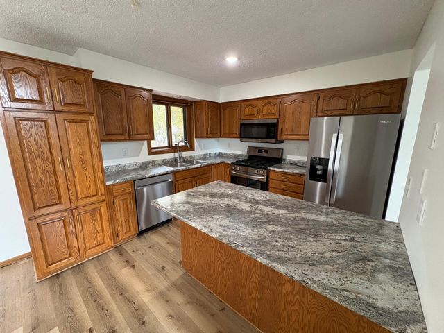 408 4th Street NW, Avon, MN 56310