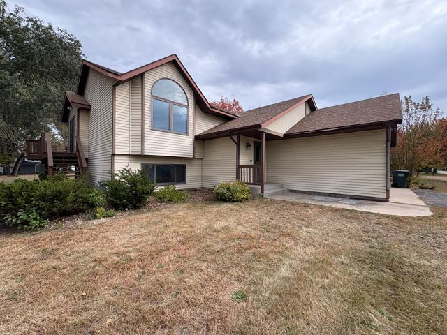 408 4th Street NW, Avon, MN 56310