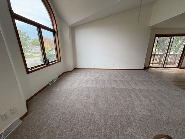 408 4th Street NW, Avon, MN 56310