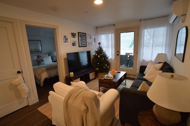 5 W. Dane St 4, Beverly, MA 01915