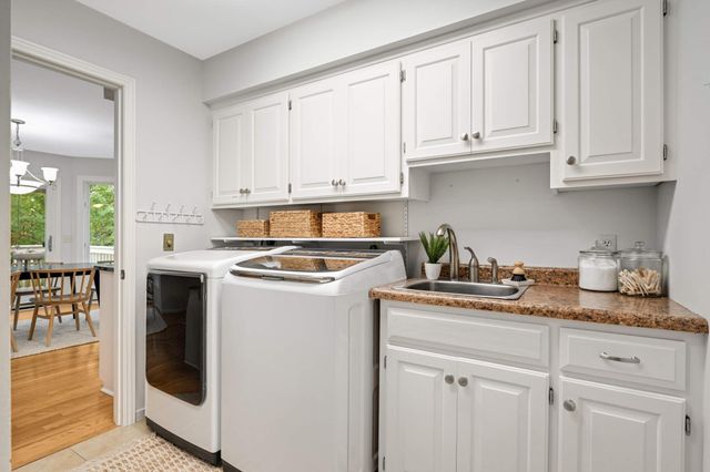 15395 Highland Bluff, Minnetonka, MN 55345