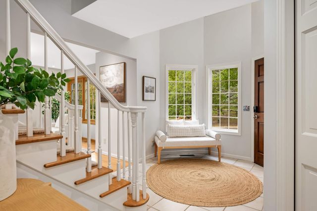 15395 Highland Bluff, Minnetonka, MN 55345