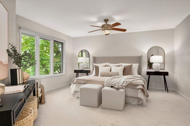 15395 Highland Bluff, Minnetonka, MN 55345