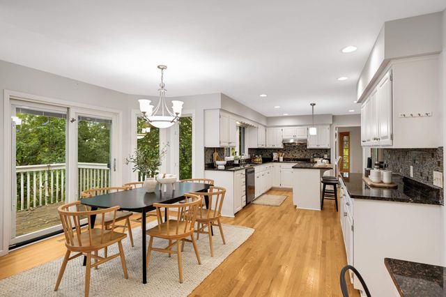 15395 Highland Bluff, Minnetonka, MN 55345