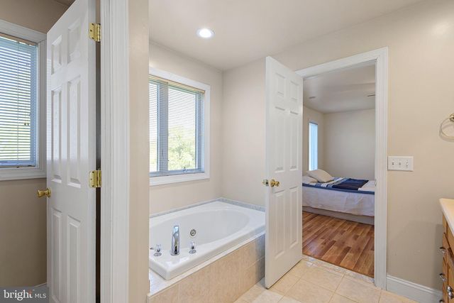 38 DREXEL DR, Newark, DE 19711