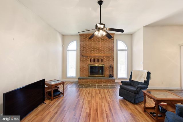 38 DREXEL DR, Newark, DE 19711