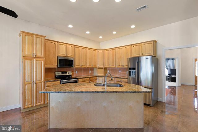 38 DREXEL DR, Newark, DE 19711