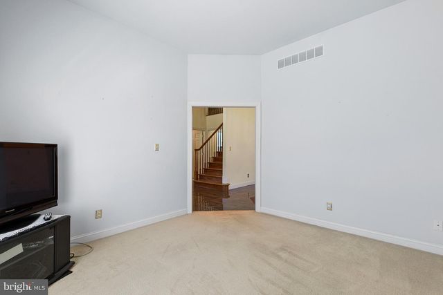 38 DREXEL DR, Newark, DE 19711