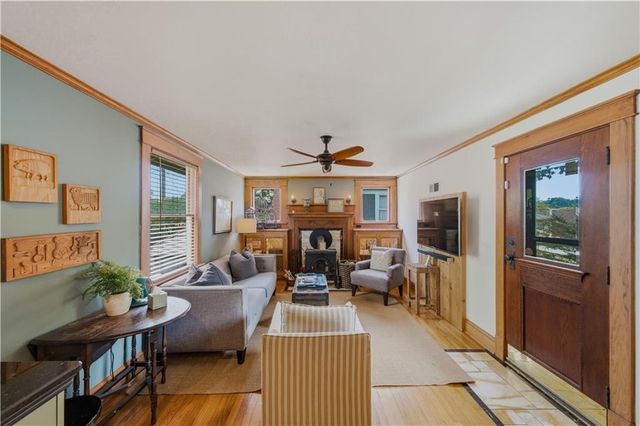 5117 WALNUT Street, Kansas City, MO 64112