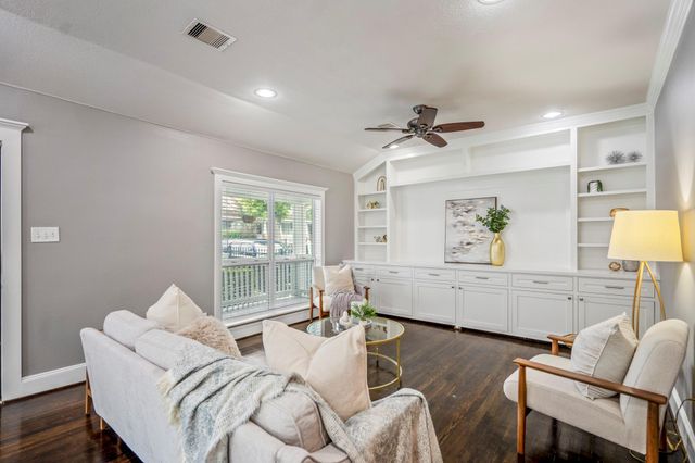 829 E 27th Street, Houston, TX 77009