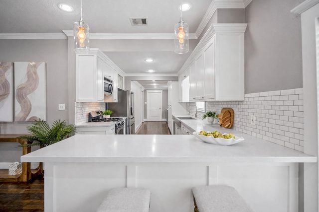 829 E 27th Street, Houston, TX 77009