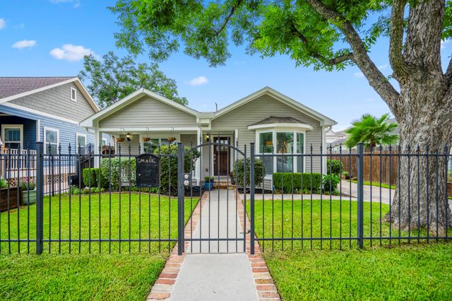 829 E 27th Street, Houston, TX 77009