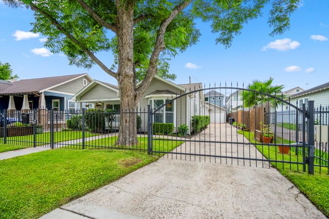 829 E 27th Street, Houston, TX 77009