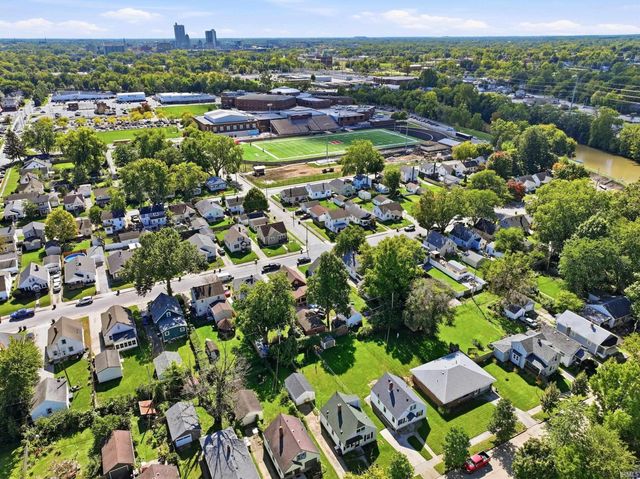 522 Curdes Avenue, Fort Wayne, IN 46805