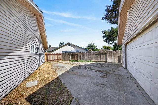 8560 Jester Ct, Elk Grove, CA 95624