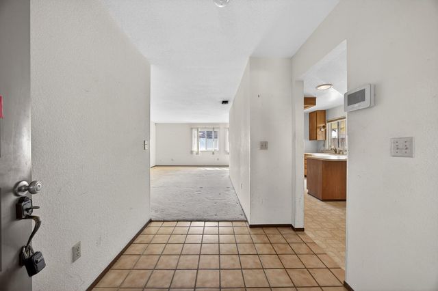 8560 Jester Ct, Elk Grove, CA 95624