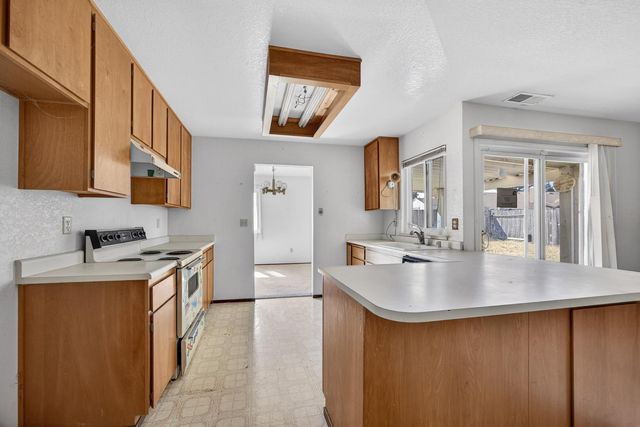 8560 Jester Ct, Elk Grove, CA 95624