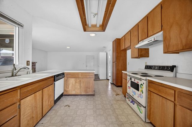 8560 Jester Ct, Elk Grove, CA 95624