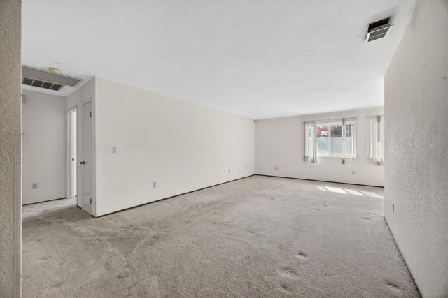 8560 Jester Ct, Elk Grove, CA 95624