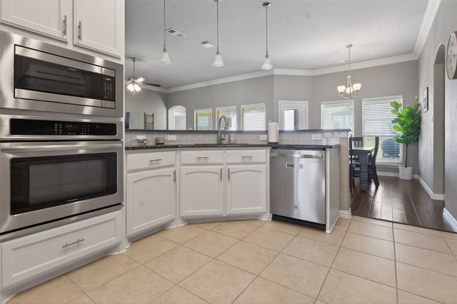 7921 Grassland Drive, Godley, TX 76044