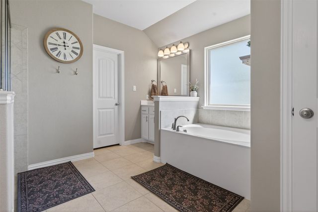 7921 Grassland Drive, Godley, TX 76044