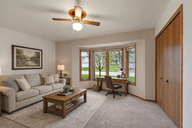 W180N9879 Riversbend CIRCLE W, Germantown, WI 53022