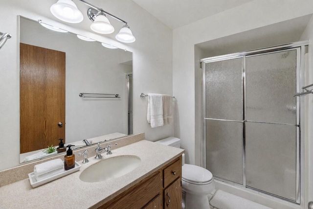 W180N9879 Riversbend CIRCLE W, Germantown, WI 53022