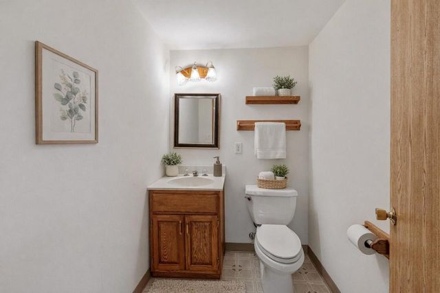 W180N9879 Riversbend CIRCLE W, Germantown, WI 53022