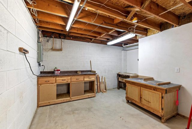 W180N9879 Riversbend CIRCLE W, Germantown, WI 53022