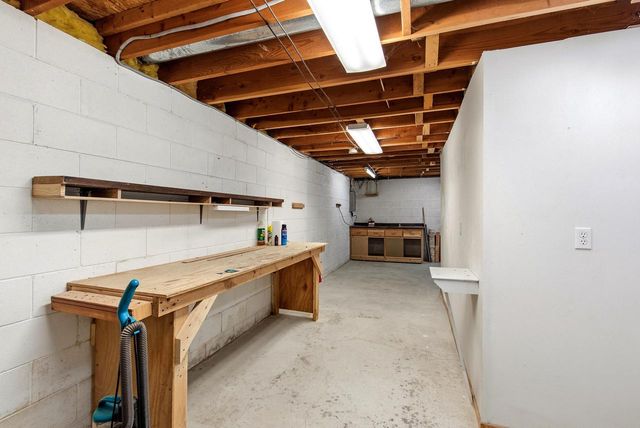 W180N9879 Riversbend CIRCLE W, Germantown, WI 53022