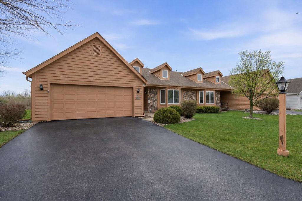 W180N9879 Riversbend CIRCLE W, Germantown, WI 53022