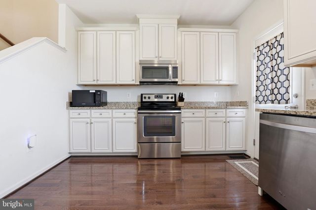 8333 SCOTLAND LOOP, Manassas, VA 20109