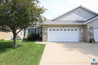 3204 S Moonflower Ave, Sioux Falls, SD 57110