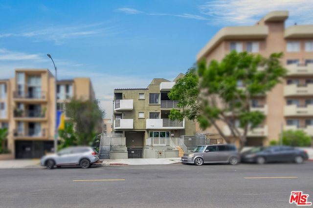 709 S Kingsley Drive, Los Angeles, CA 90005