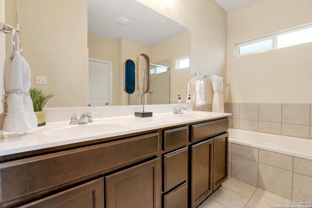 428 KINGS WAY, Cibolo, TX 78108