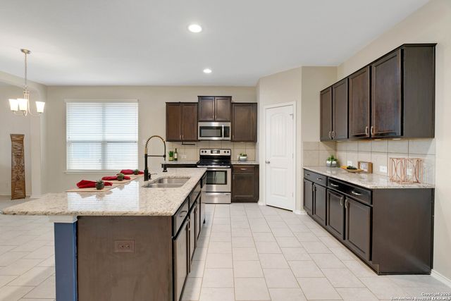 428 KINGS WAY, Cibolo, TX 78108