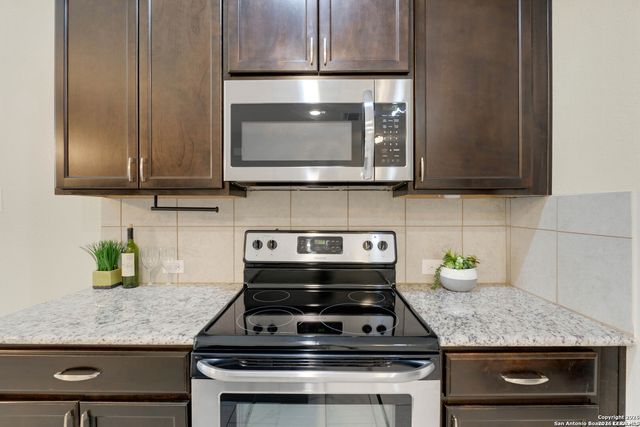 428 KINGS WAY, Cibolo, TX 78108