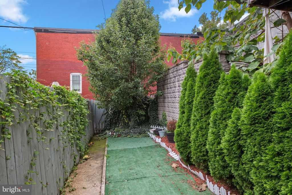 1151 W CROSS ST, Baltimore, MD 21230