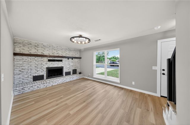 2107 Douglas Street, Bentonville, AR 72712