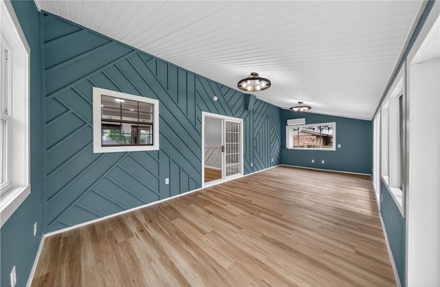 2107 Douglas Street, Bentonville, AR 72712