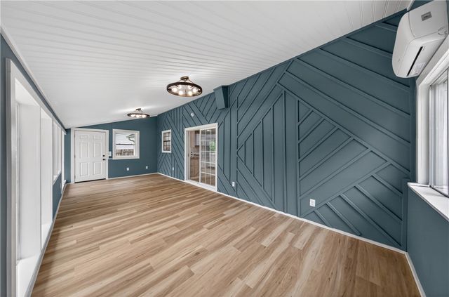 2107 Douglas Street, Bentonville, AR 72712