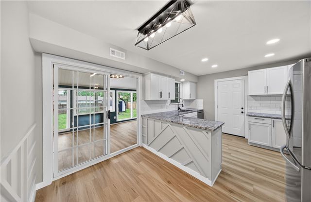 2107 Douglas Street, Bentonville, AR 72712
