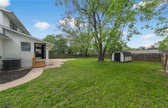 2107 Douglas Street, Bentonville, AR 72712