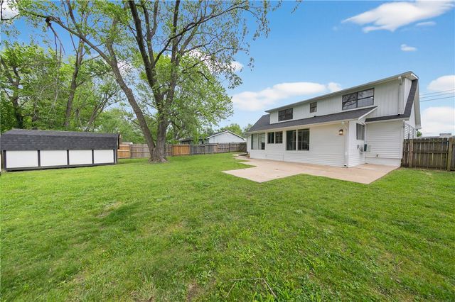 2107 Douglas Street, Bentonville, AR 72712