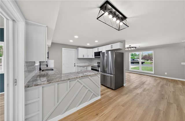 2107 Douglas Street, Bentonville, AR 72712