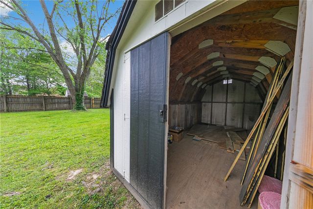 2107 Douglas Street, Bentonville, AR 72712