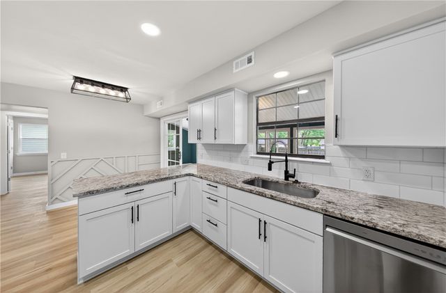 2107 Douglas Street, Bentonville, AR 72712
