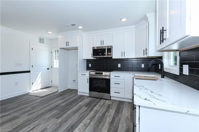 213 S English Street, Greensboro, NC 27401